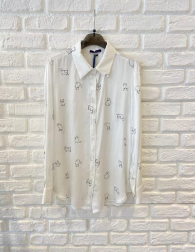 women's blusas